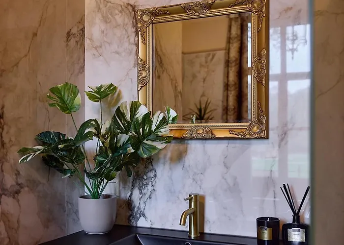 Wellnessresort & De Valkenberg Hotel