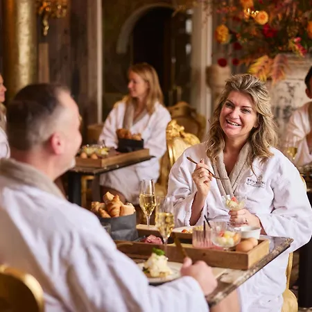 Hotel Wellnessresort & De Valkenberg